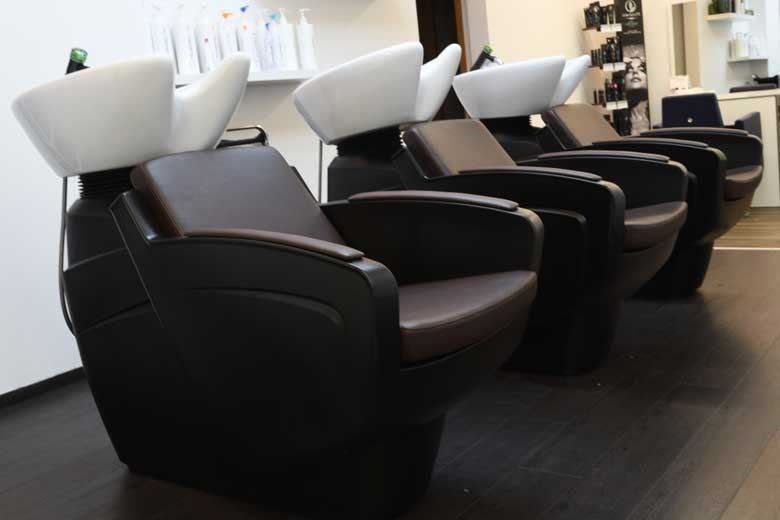 Entspannen beim Friseur House of Hair - Paul Mitchell